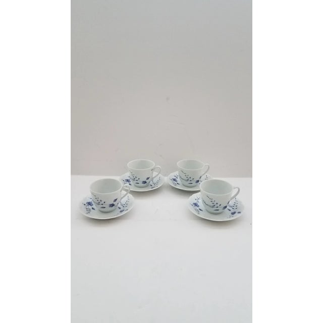 White 1940s Limoges Authentique Porcelaine Du Lys Royal 4 Cups and Saucers - Set of 8 For Sale - Image 8 of 8