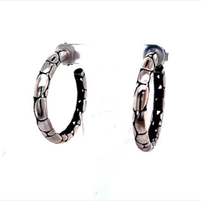Late 20th Century John Hardy Estate Pebble Hoop Earrings Sterling Silver, A Pair For Sale - Image 4 of 7