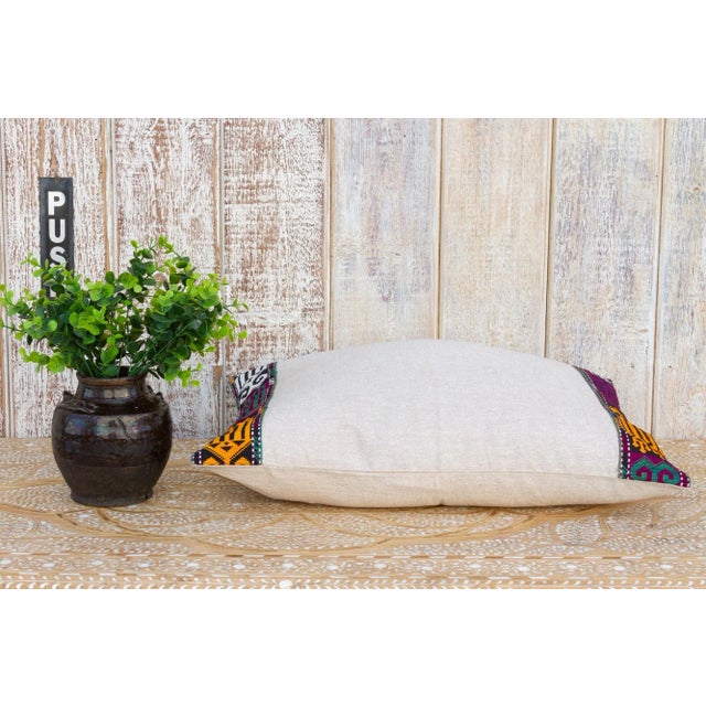 Early 21st Century Ciona Linen Tribal Border Pillow For Sale - Image 5 of 9