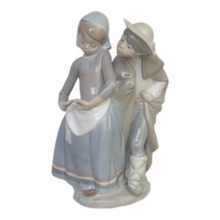 Vintage Lladro Spain Boy Meets Girl Little Couple Kissing Porcelain Figurine For Sale