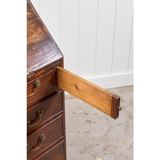 George III Mahogany Bureau (C. 1780) For Sale - Image 14 of 16