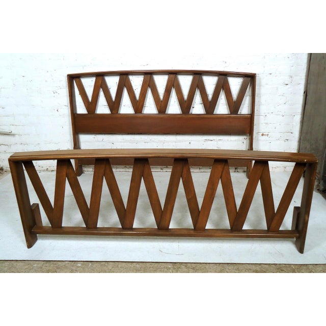 Paul Frankl Mid-Century Modern Bed Attributed to Paul Frankl For Sale - Image 4 of 10