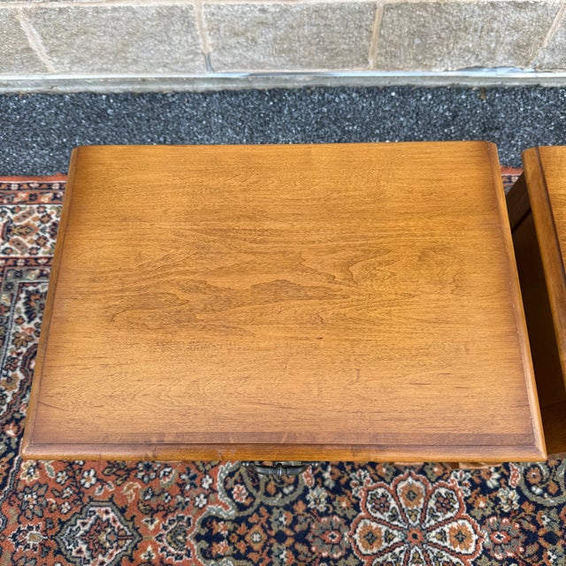 Camel Vintage Pennsylvania House Rustic Traditional Solid Maple Tiered 1 Drawer Nightstands - A Pair For Sale - Image 8 of 17