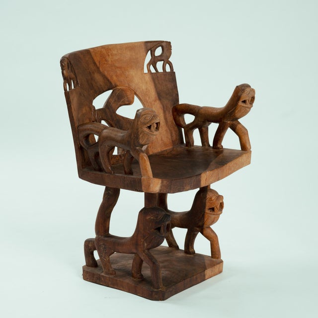 20th Century Fon Dignitary Monoxyl Carved Wood Armchairs and Table Set, Benin, 1954, Set of 3 For Sale - Image 12 of 18