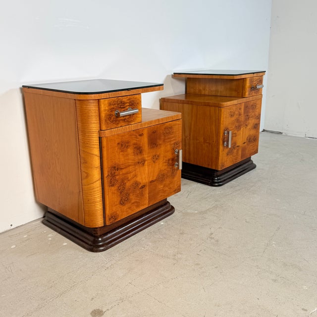 Vintage Burl Walnut Nightstands by Jindřich Halabala for Up Závody, 1957, Set of 2 For Sale - Image 4 of 14