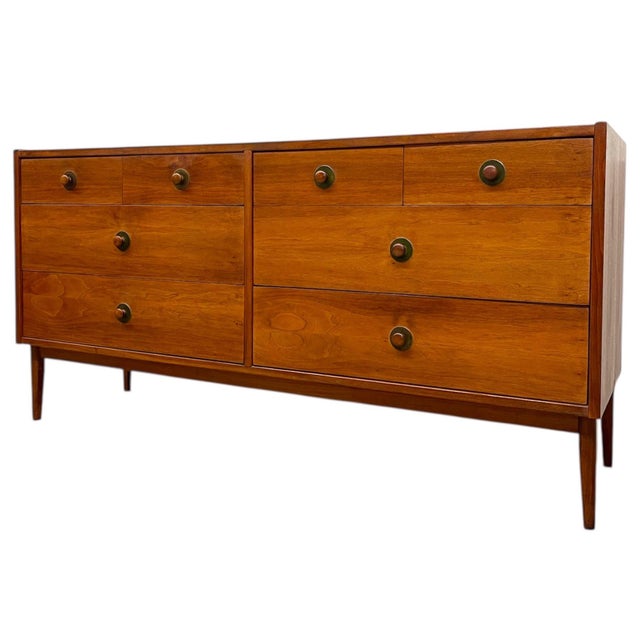 1970s 1970s Mid-Century Modern Matching Dresser Set Attributed to John Van Koert for Drexel - 5-Drawer Highboy + 8-Drawer Lowboy, 2 Pieces For Sale - Image 5 of 10