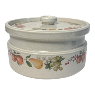 Vintage Wedgwood Quince 1.5-Quart Round Covered Casserole, England For Sale