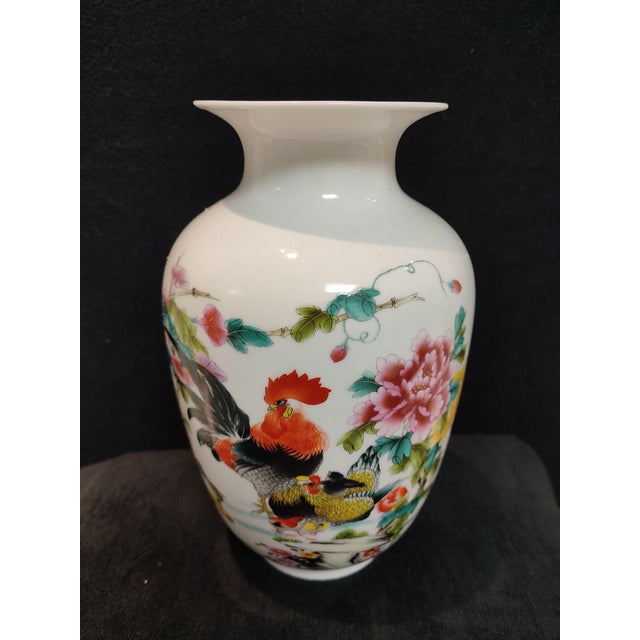 Chinese Ceramic Vase Qianlong Marked Famille Rose Porcelain Vase Hand Painted Cock Pattern For Sale - Image 10 of 14