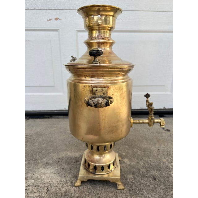 Antique Romanov Era Imperial Russian Tula Samovar – Rare Three-Lion Crest – Brass/Tombac – C. 1890-1910 For Sale - Image 14 of 17