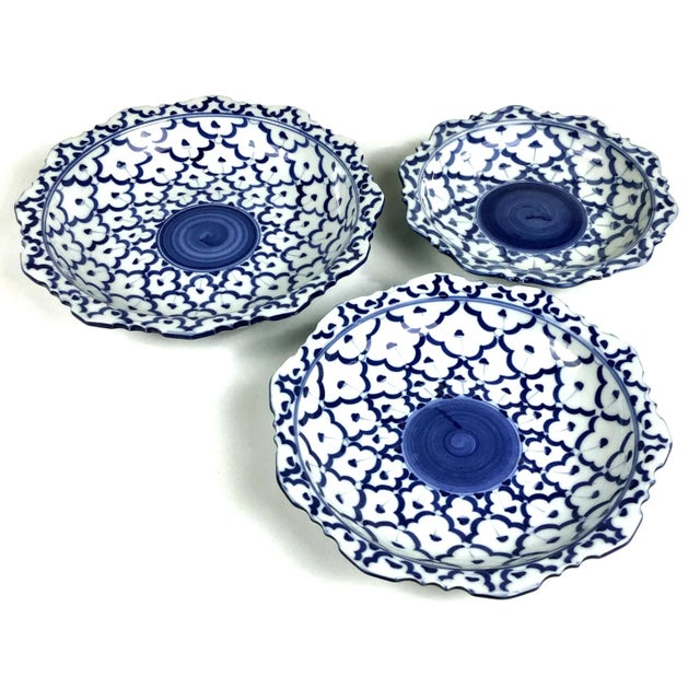 Japonisme Vintage Japanese Nesting Plates - Set of 3 For Sale - Image 3 of 10