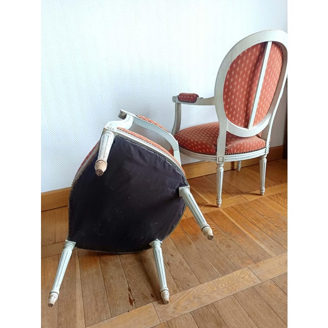 Louis XVI Medallion Cabriolet Armchairs, 1890s, Set of 2 For Sale - Image 12 of 16