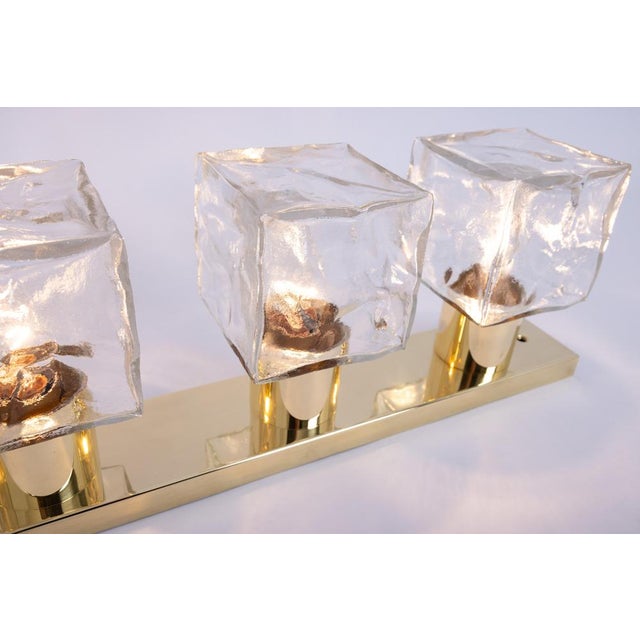 Kalmar Large Murano Glass Wall Light Cube attributed to Kalmar, Austria, 1970s, Set of 2 For Sale - Image 4 of 18