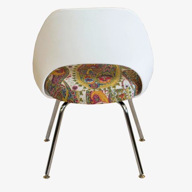 Knoll Knoll Armless Saarinen Plastic-Back Side Chair in Paisley For Sale - Image 4 of 9