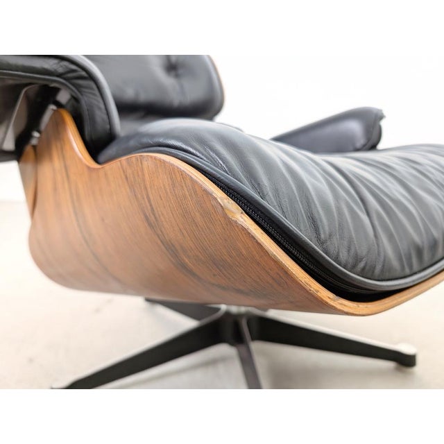 Set of Lounge Chair and Ottoman in Palisander by Charles and Ray Eames for Herman Miller For Sale - Image 15 of 18