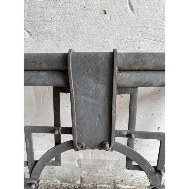 1930s Industrial Architectural Fragment Circular Motif in Cast Iron, 1930s For Sale - Image 5 of 7