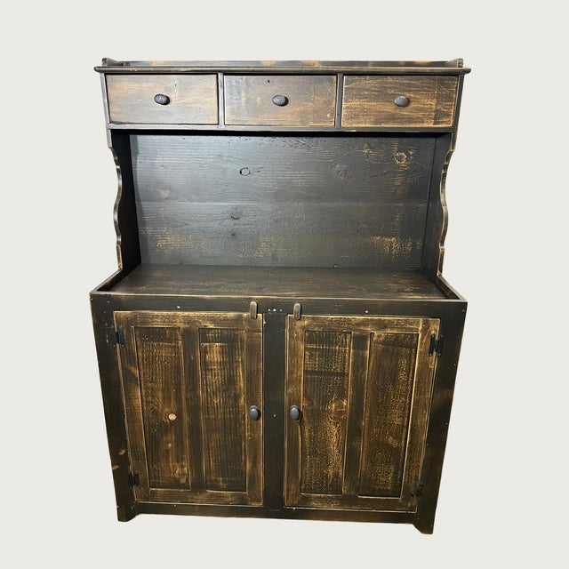 American The Colonial - Handcrafted Early American Step-Back Dry Sink / Hutch in Reclaimed Pine (Black/Distressed Finish) For Sale - Image 3 of 3