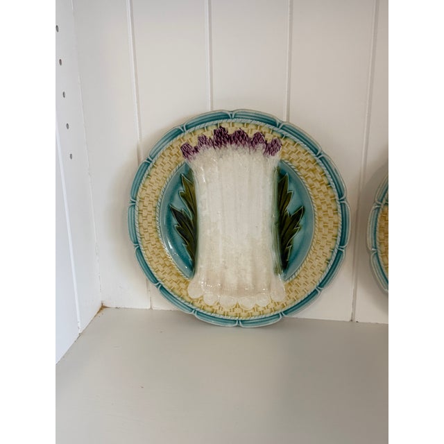 Early 20th Century Pair of Antique French Barbotine Asparagus Majolica Plates, Circa 1900 For Sale - Image 5 of 11