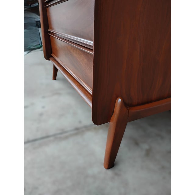 Mid-Century Modern Mid 20th Century Tallboy Bedroom Dresser Chest of Drawers From United Furniture For Sale - Image 3 of 12