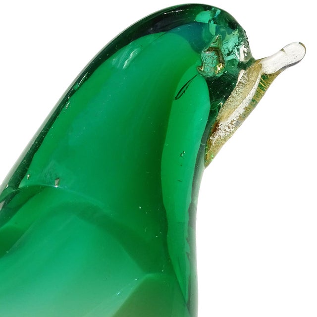 Mid 20th Century Murano Sommerso Emerald Green White Opal Body Gold Flecks Accents Italian Art Glass Vintage Bird Figurine For Sale - Image 5 of 8