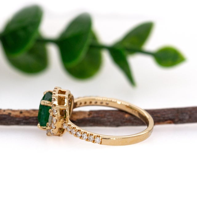 2020s 1.28cts Emerald Diamond Engagement Ring in 14k Gold | Emerald Cut 6.5mm, Size 6.75 For Sale - Image 5 of 8