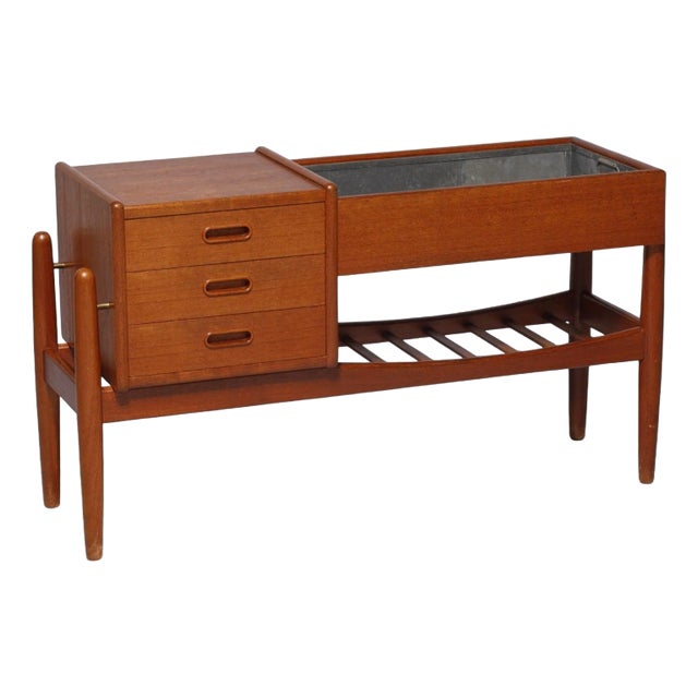 Mid 20th Century Arne Wahl Iversen Model 36 Planter / Hallway Chest in Teak For Sale