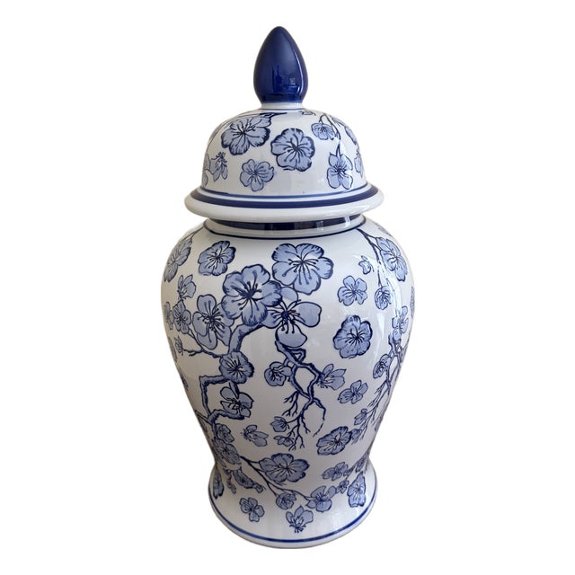 Chinoiserie Large Blue and White Porcelain Ginger Jar For Sale
