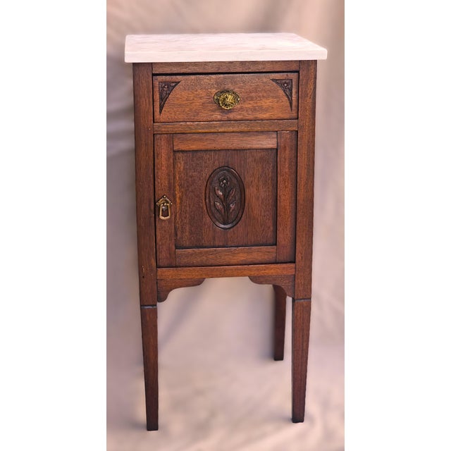 1910s Pair of English Mahogany Nightstands With Carved Floral Doors & Stone Tops For Sale In Los Angeles - Image 6 of 18