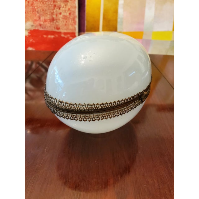 1930s Antique Baccarat Style Large Egg Opaline Jewel Box Casket For Sale - Image 5 of 7