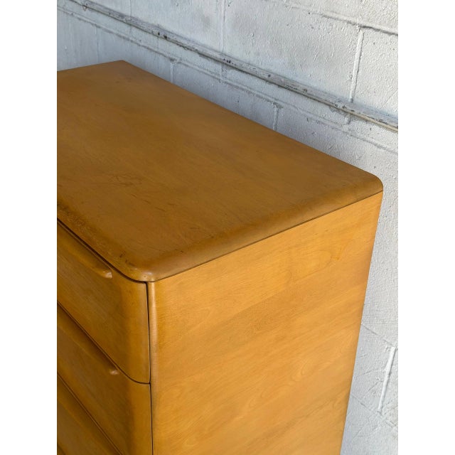 1960s Heywood Wakefield Maple Tallboy Wooden Dresser Highboy Chest of Drawers Vintage 1950s For Sale - Image 5 of 10