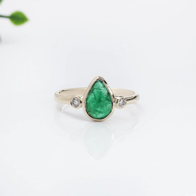2020s 1.3ct Emerald Ring With Natural Diamond Accents: Solid 14k Gold, ,Size 6.75 For Sale - Image 5 of 8
