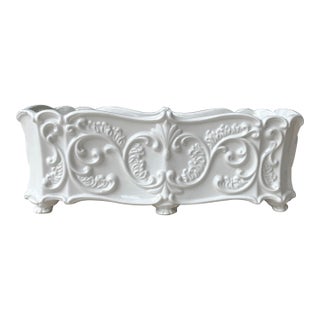 Circa 1980 Neoclassical Mottahedah-Style Terraglia Bianca (Creamware) “Flower Box" Cachepot or Jardinière, Italy For Sale