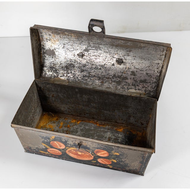 19th Century Primitive Americana Painted Toleware Tin Box For Sale - Image 11 of 15