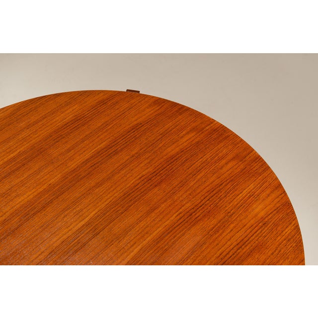 Brown Round Tripod Teak Coffee Table, Italy, 1960s For Sale - Image 8 of 10