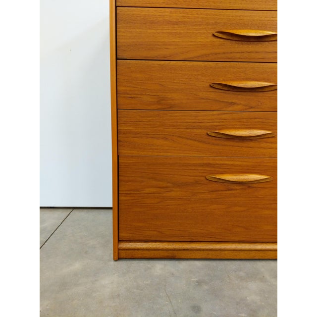 Vintage Mid Century Modern Teak Dresser For Sale - Image 4 of 6