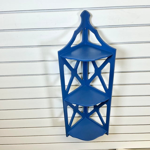 1960s Vintage Americana Boho Chic Folk Art 3-Tier Wall Mounted Corner Shelf For Sale - Image 6 of 13