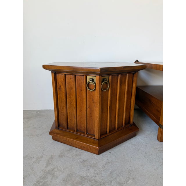 Mid-Century Modern Vintage Henredon Hexagonal and Square Accent End Tables With Brass Details – A Pair For Sale - Image 3 of 12