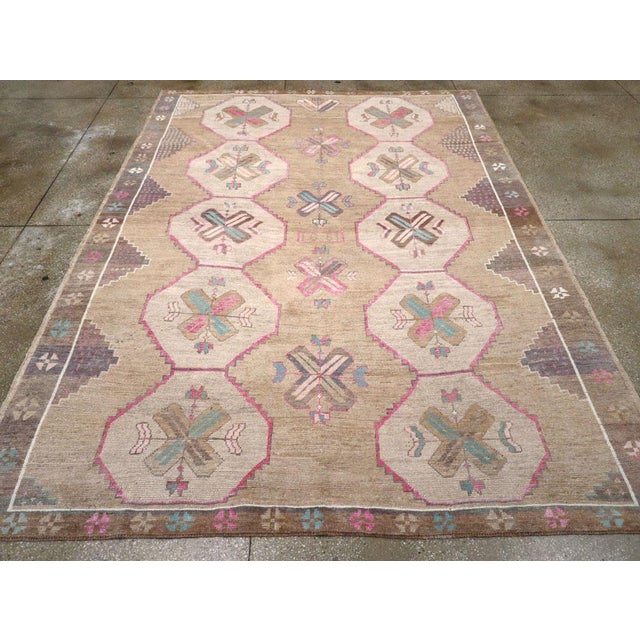 Galerie Shabab Collection Mid-20th Century Turkish Anatolian Carpet For Sale - Image 4 of 10