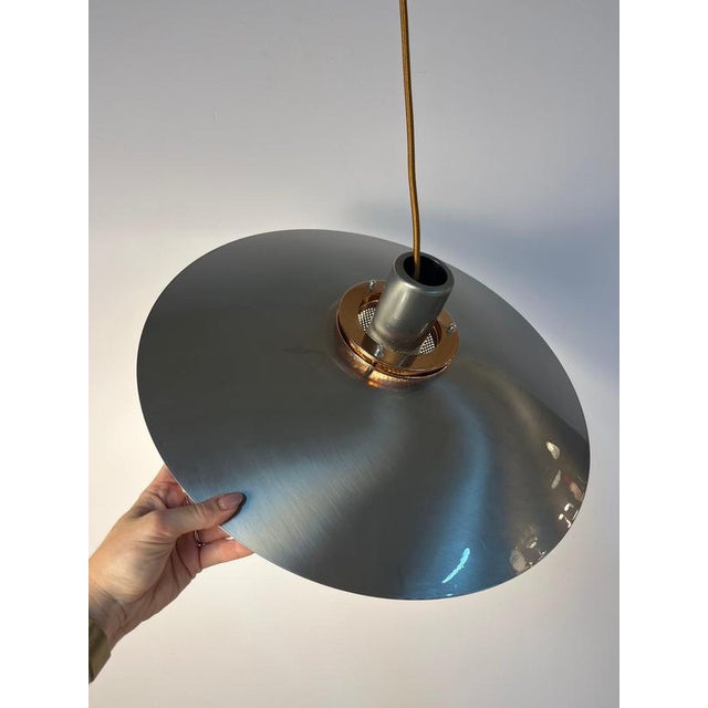 This large slatted lamp – model leto – by top lamper dates back to the 1980s and brings the unmistakable charm of...