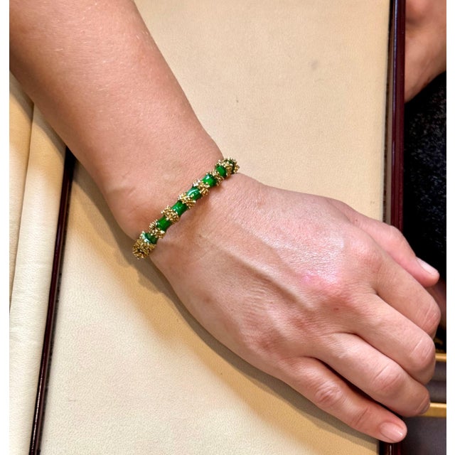 Enamel Bangle / Bracelet pair one White one Green in 18 Kt Yellow Gold 75 gm For Sale - Image 14 of 18