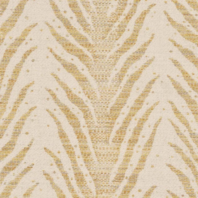 Contemporary SAMPLE - Schumacher x Celerie Kemble Creeping Fern Fabric In Mimosa Glow For Sale - Image 3 of 4