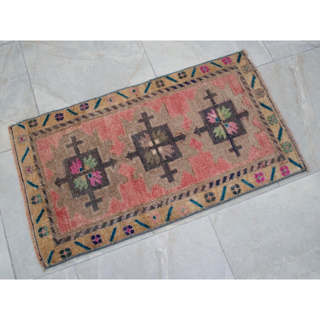 1970s HHand Knotted Small Turkish Rug Door Mat, Entryway Rug, Bath Mat, Kitchen Decor, - 18″ × 32″ For Sale - Image 12 of 13
