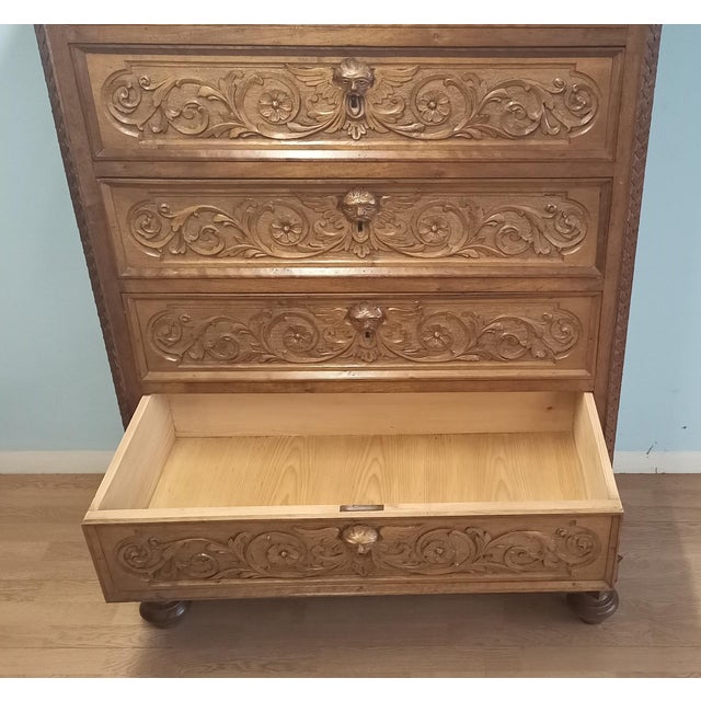 Antique Italian Chest of Drawers in Carved Nutwood with Velvet Top, 1890s For Sale - Image 15 of 18