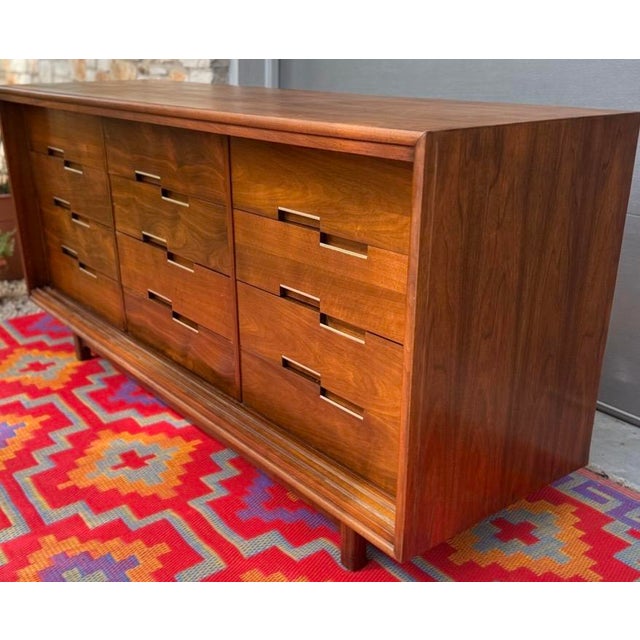 Mid Century Walnut and Brass Dresser, Credenza by Designer Merton Gershun for Cavalier For Sale In New York - Image 6 of 18