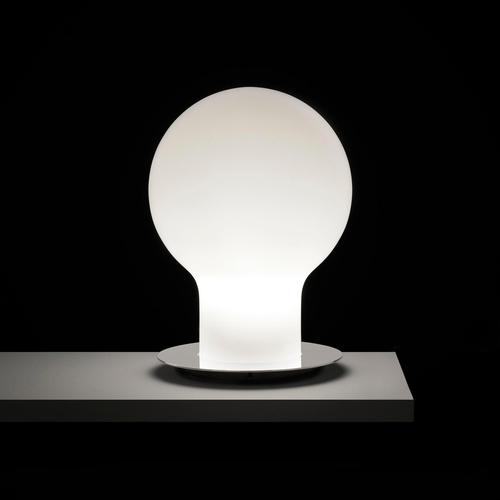 Toshiyuki Kita Table Lamp in Denq Opaque Blown Glass by Toshiyuki Kita for Oluce For Sale - Image 4 of 7