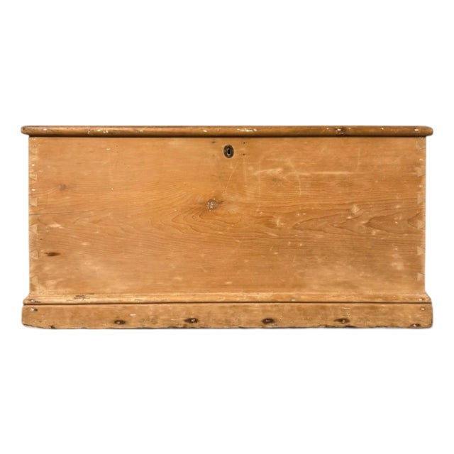 English Victorian Pine Blanket Chest, Circa 1890 For Sale