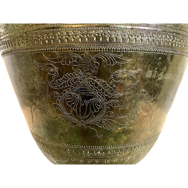 A Late 19th-Century Tamil Ritual and Utilitarian Bronze Water Vessel For Sale - Image 12 of 14