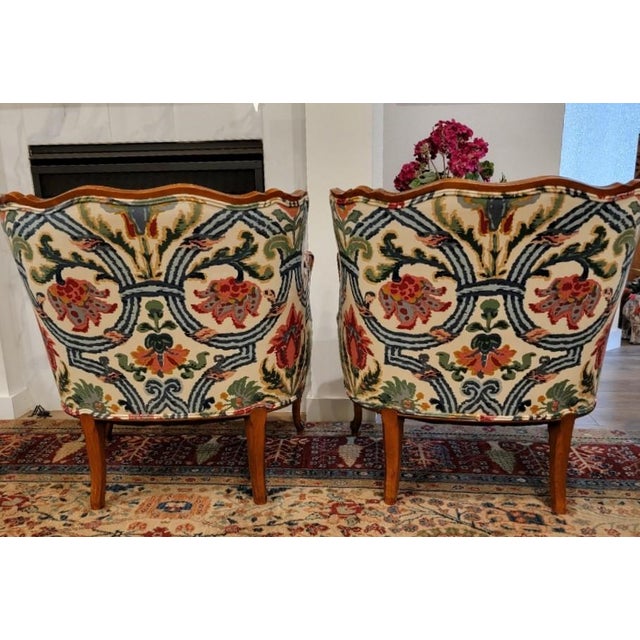 This exquisite pair of French Louis XV Style Bergere Chairs combines 18th-century Rococo elegance with deep, inviting...