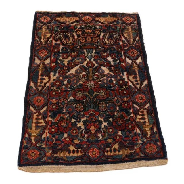 Antique Sarugh rug | Knot density: 128.000–160.000 knots/m² | Material: High-quality wool with cotton warp | Size: 72×51...