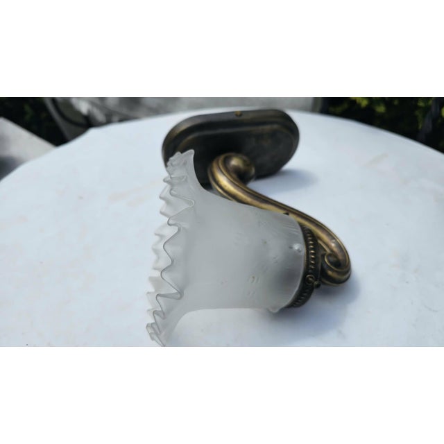 dimensions: height 16.5 cm, depth 22 cm, lampshade diameter 14.2 cm. European Plug (up to 250V).The wiring of this item...