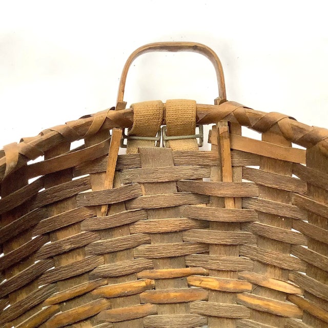 Adirondack Splint Pack Basket With Canvas Straps For Sale - Image 4 of 7